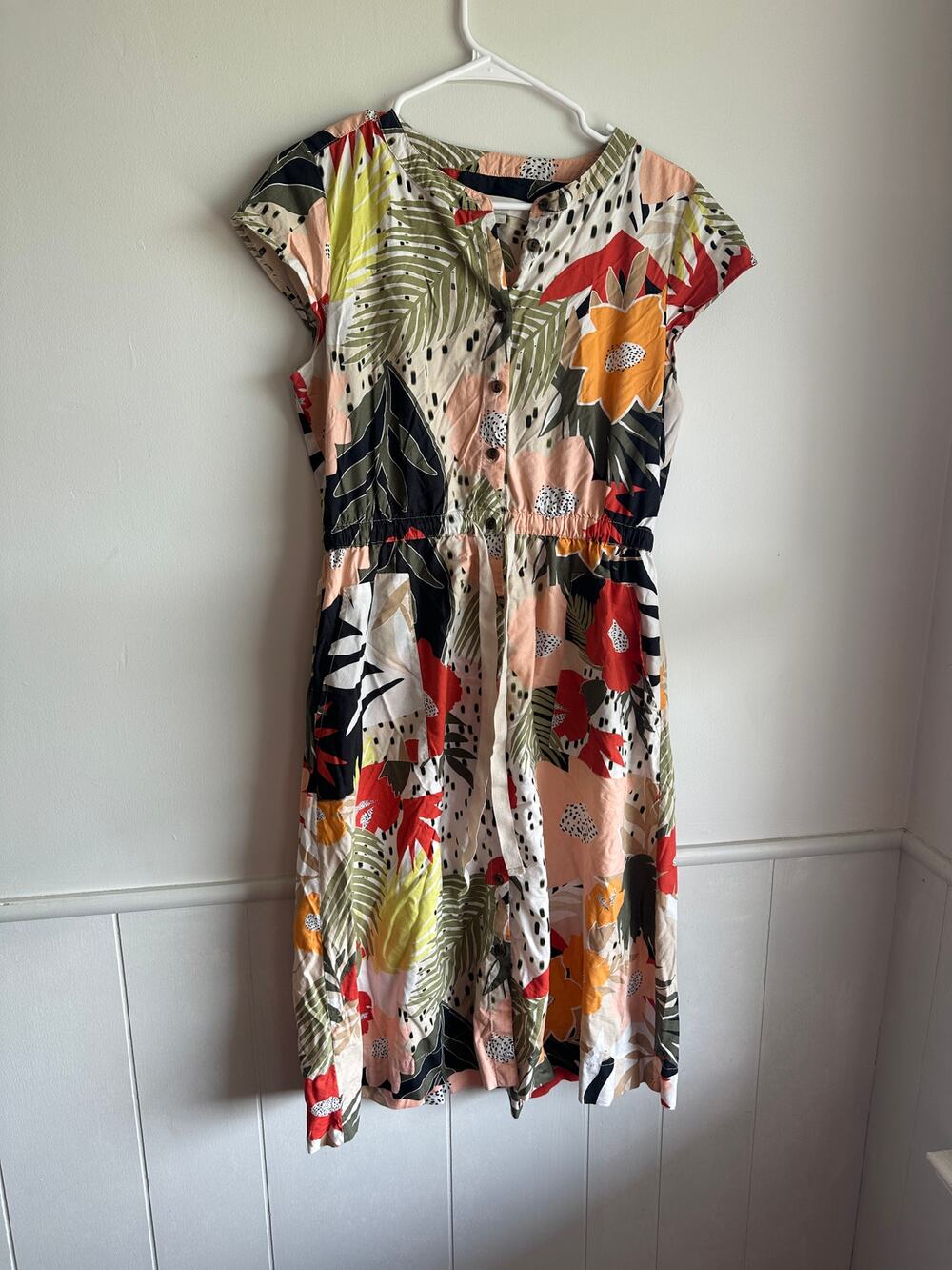 Loft tropical floral print MIDI dress size 4 button up elastic waist short